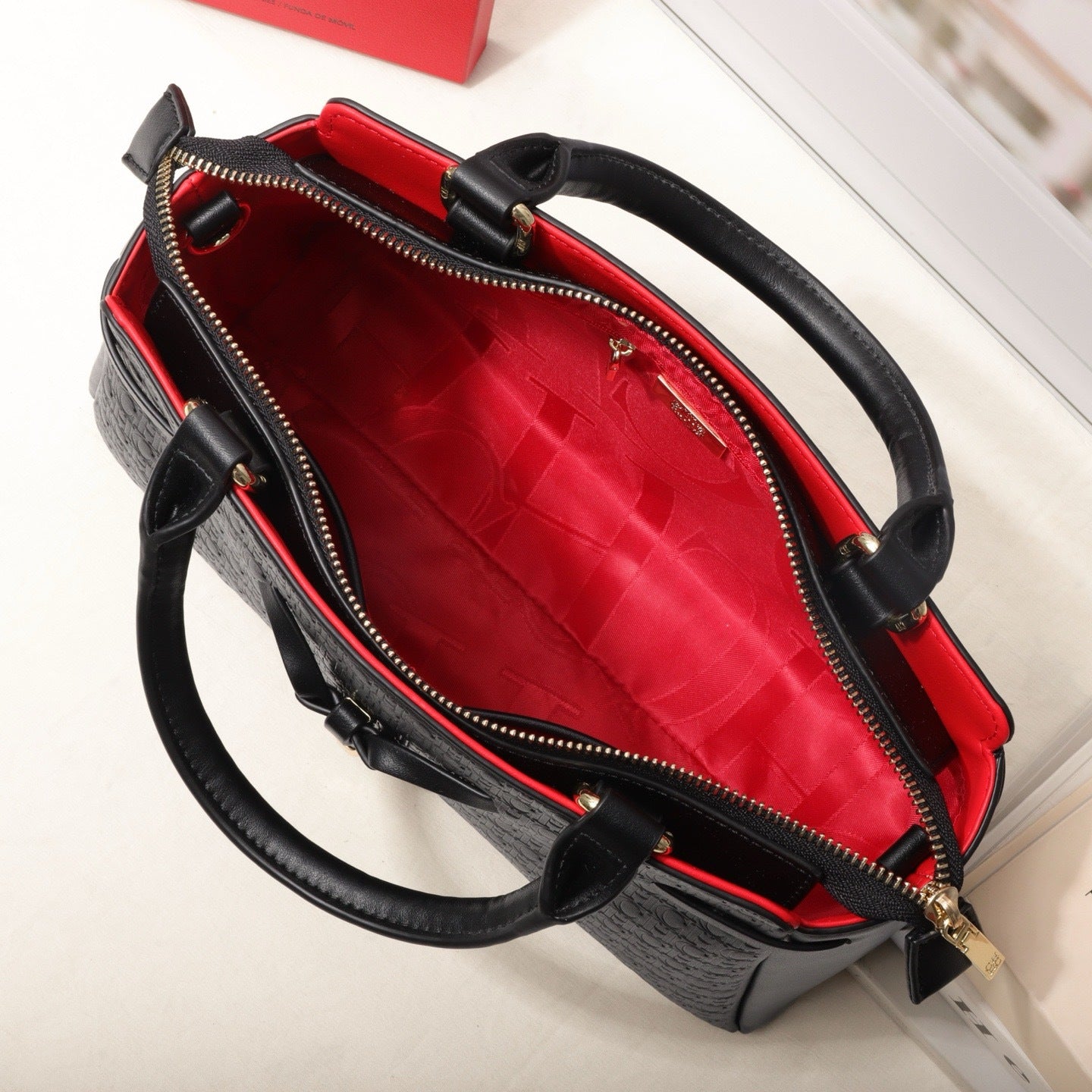 Fashion Retro Trend Daily Letter Design Women's Handbag