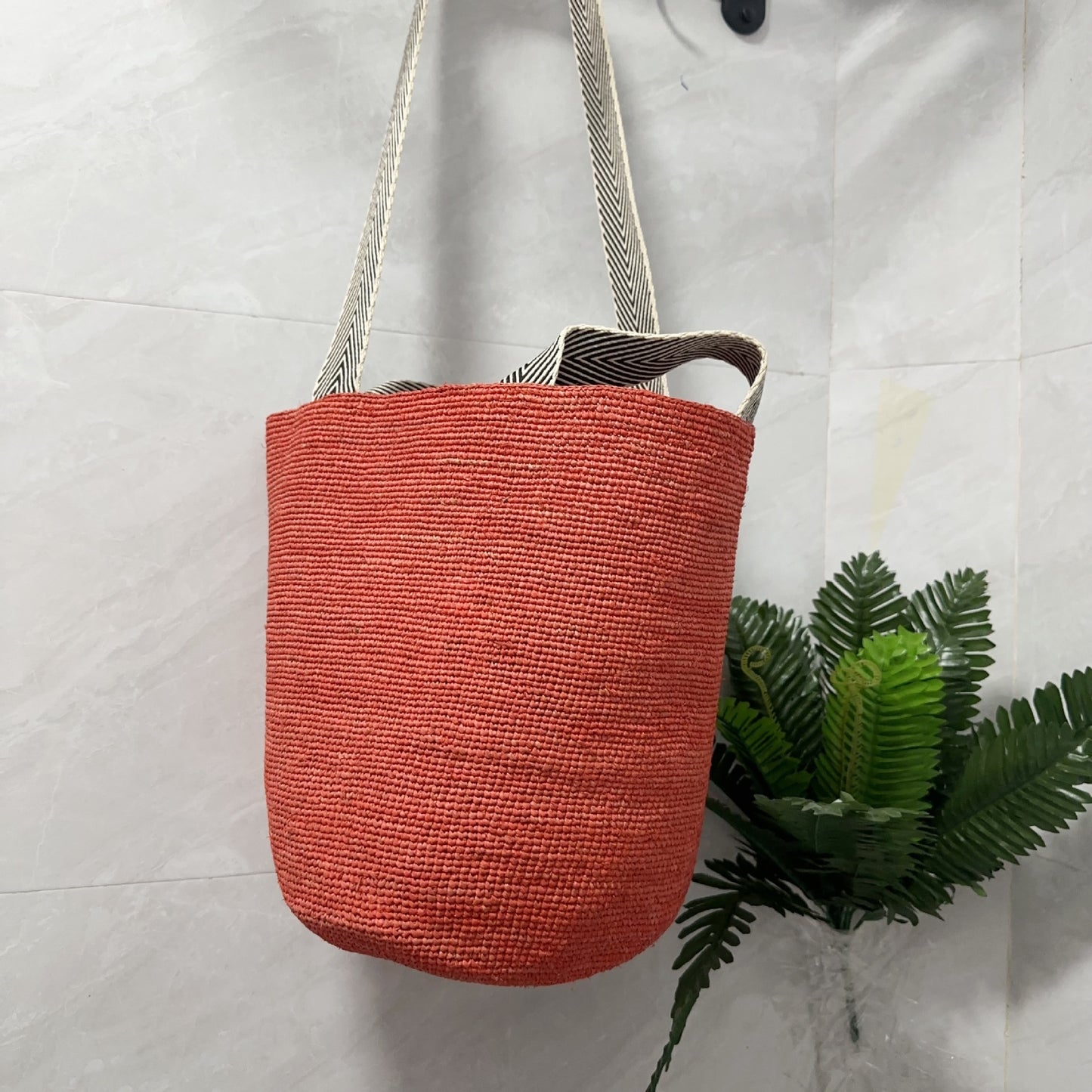 Women's Capacity Straw Hand Crocheting Raffia Vacation Women's Messenger Bag