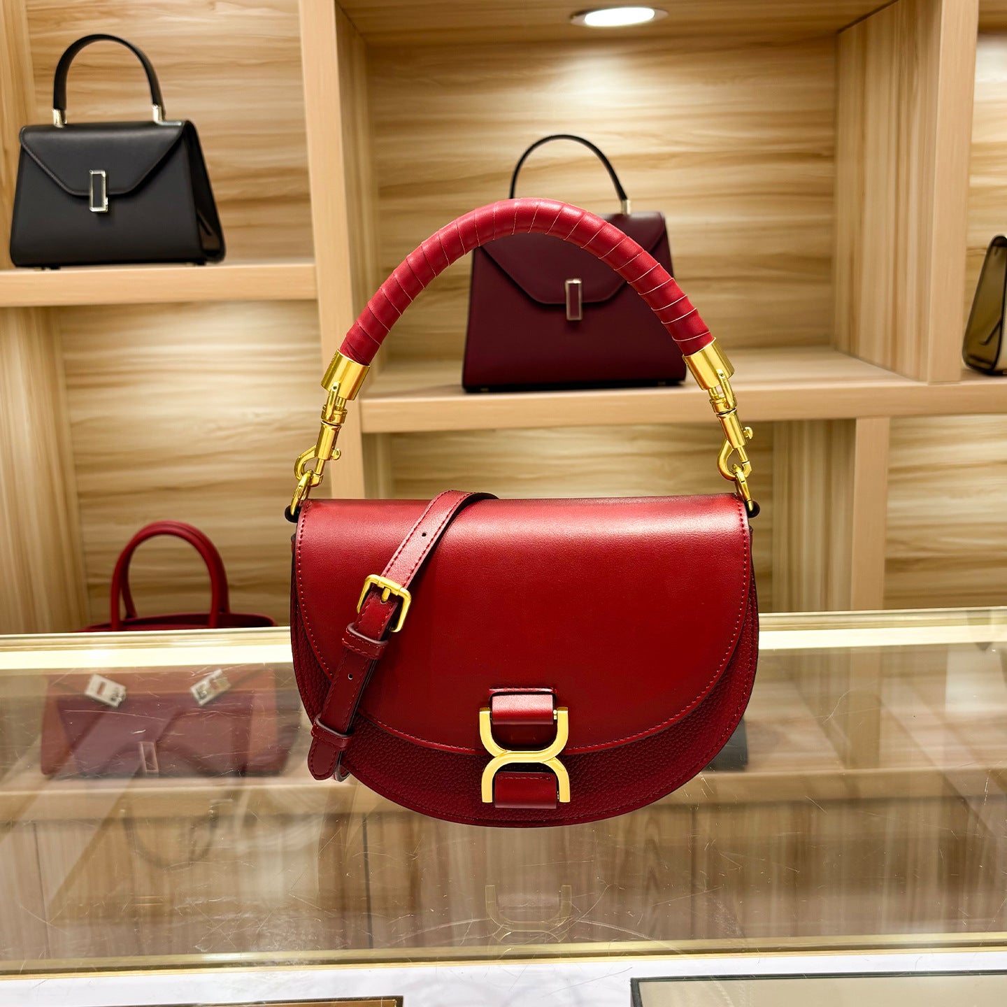 Women's Design Chain Selenodont Semicircle One Saddle Bags