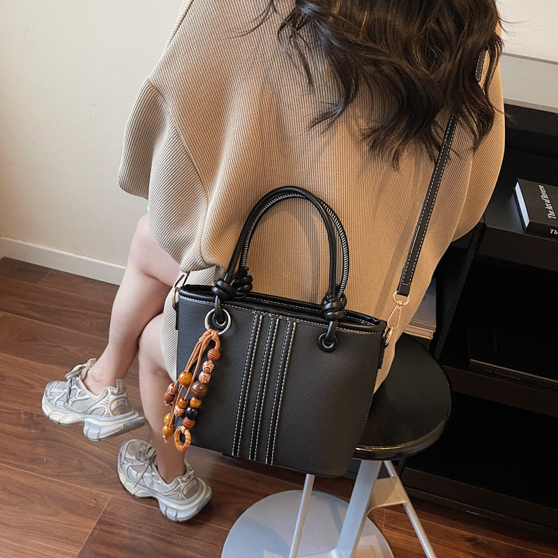 Women's Western Style Underarm Fashion Commuter Texture Women's Shoulder Bag