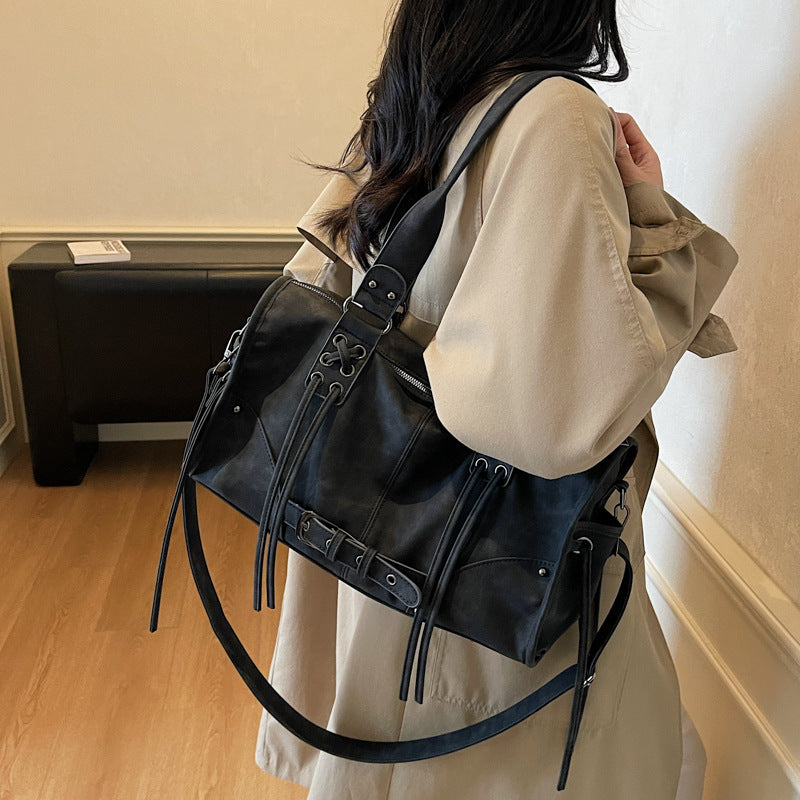 Niche Cool Large Capacity Retro Idle Underarm Bag