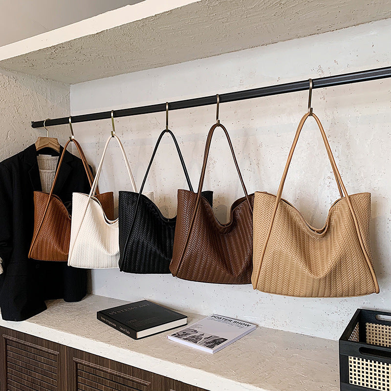 Women's Large Capacity Mild Luxury Retro Simple Handbags
