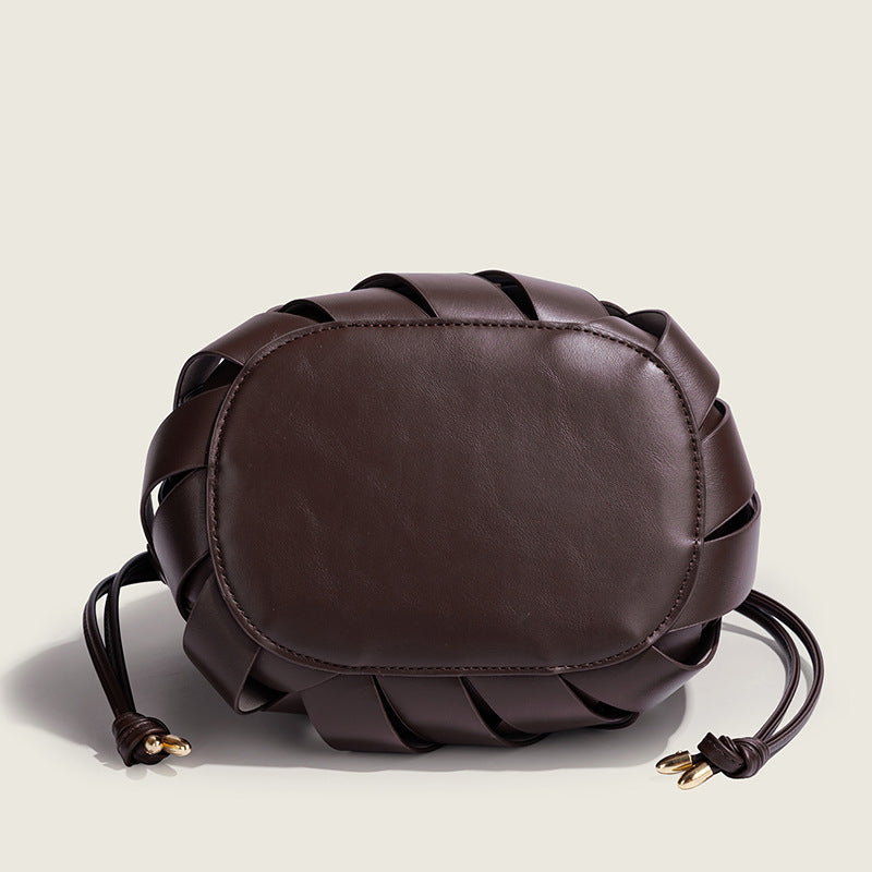 Women's Fashion Woven Hollowed Vegetable Basket Triangle Portable Women's Messenger Bag
