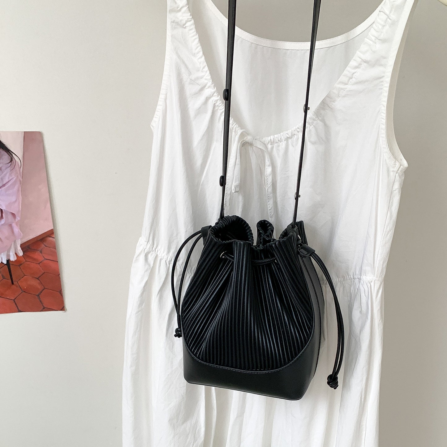 Women's Style Commute Pleated Portable High-grade Niche Drawstring Shoulder Bags
