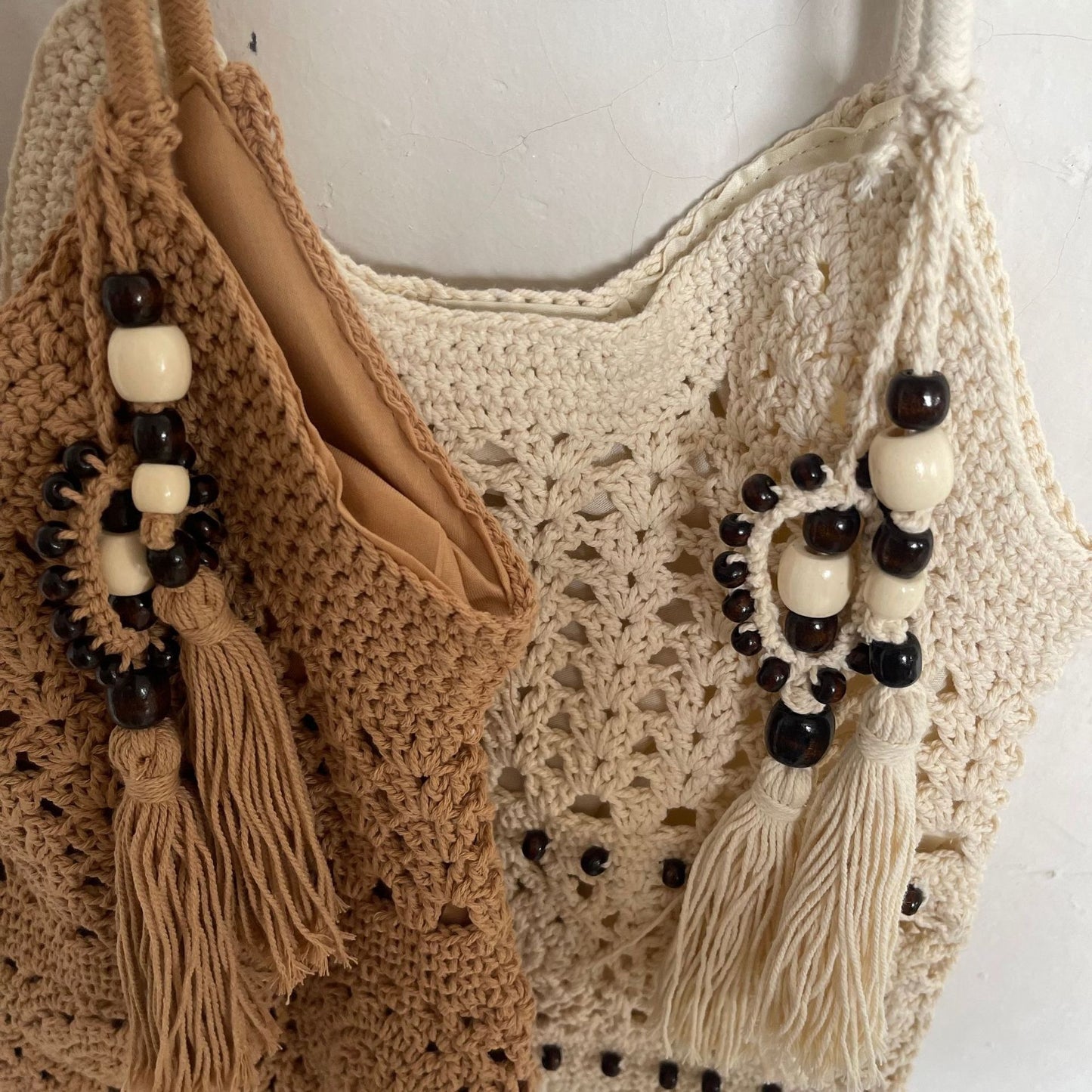 Women's Fashion Wooden Bead Tassel Cotton Thread Woven Hollow Bags