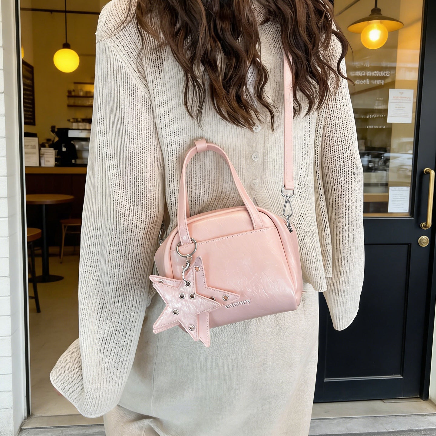 Retro Shell Boston One Female Textured Shoulder Bags