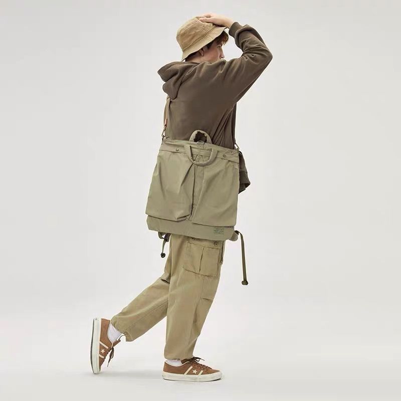 One Retro Leisure Commute Large Capacity Men's Shoulder Bag