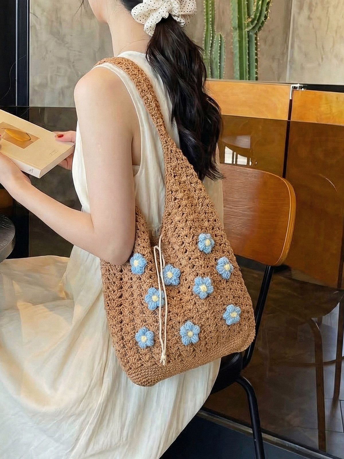 Women's Feeling Large Capacity Woven Summer Flower Pastoral Style Fresh Shoulder Bags
