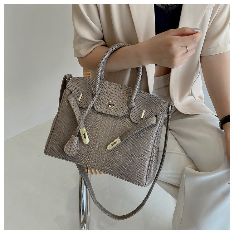 Women's Affordable Luxury Fashion High-grade Underarm Large Capacity Women's Shoulder Bag