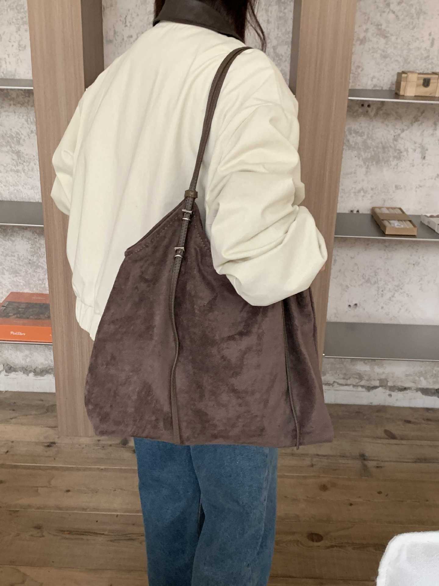 Women's Korean Suede Retro Lazy Loose Feeling Large Women's Handbag