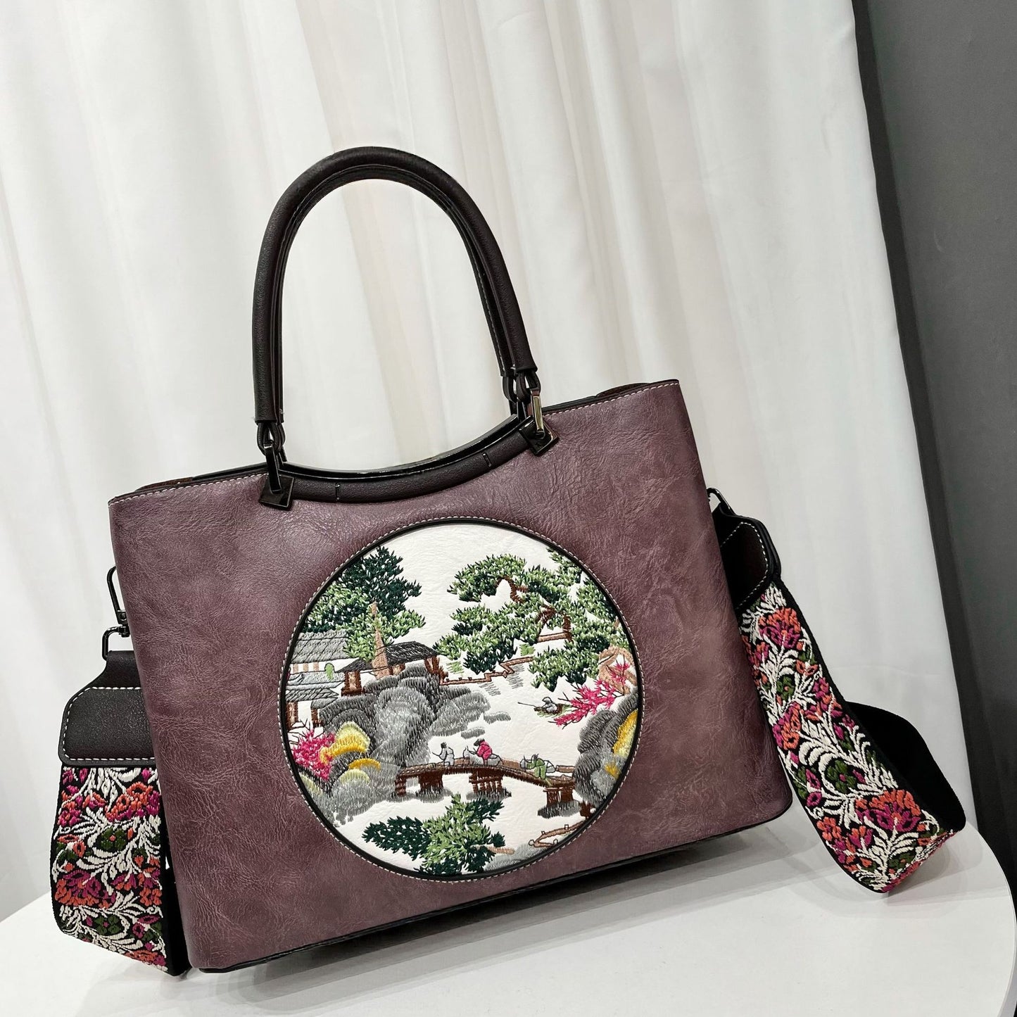 Women's Embroidered Chinese Style Cheongsam Ethnic Large Capacity Leisure Bags