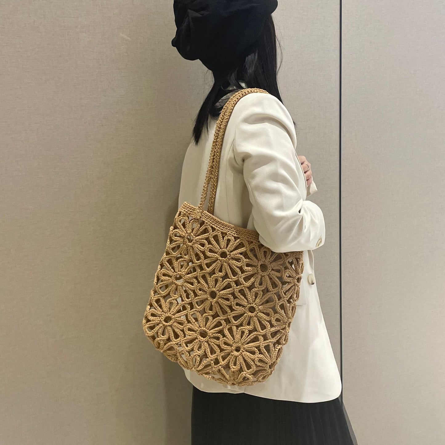 Women's Hand-woven Hollow Flower Artistic Vacation Seaside Bags