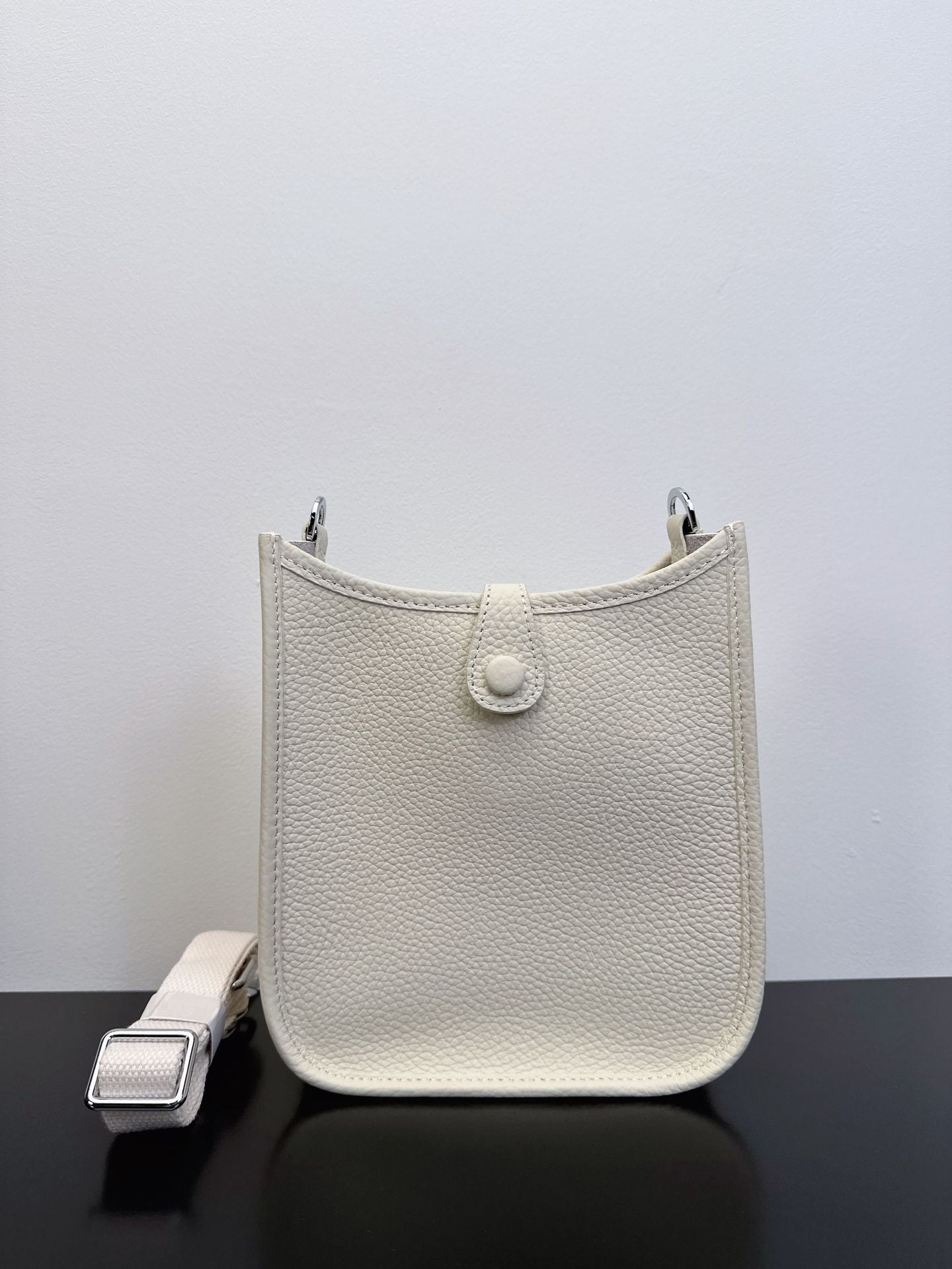 Women's Advanced Texture First Layer Cowhide Hollow Lychee Women's Messenger Bag