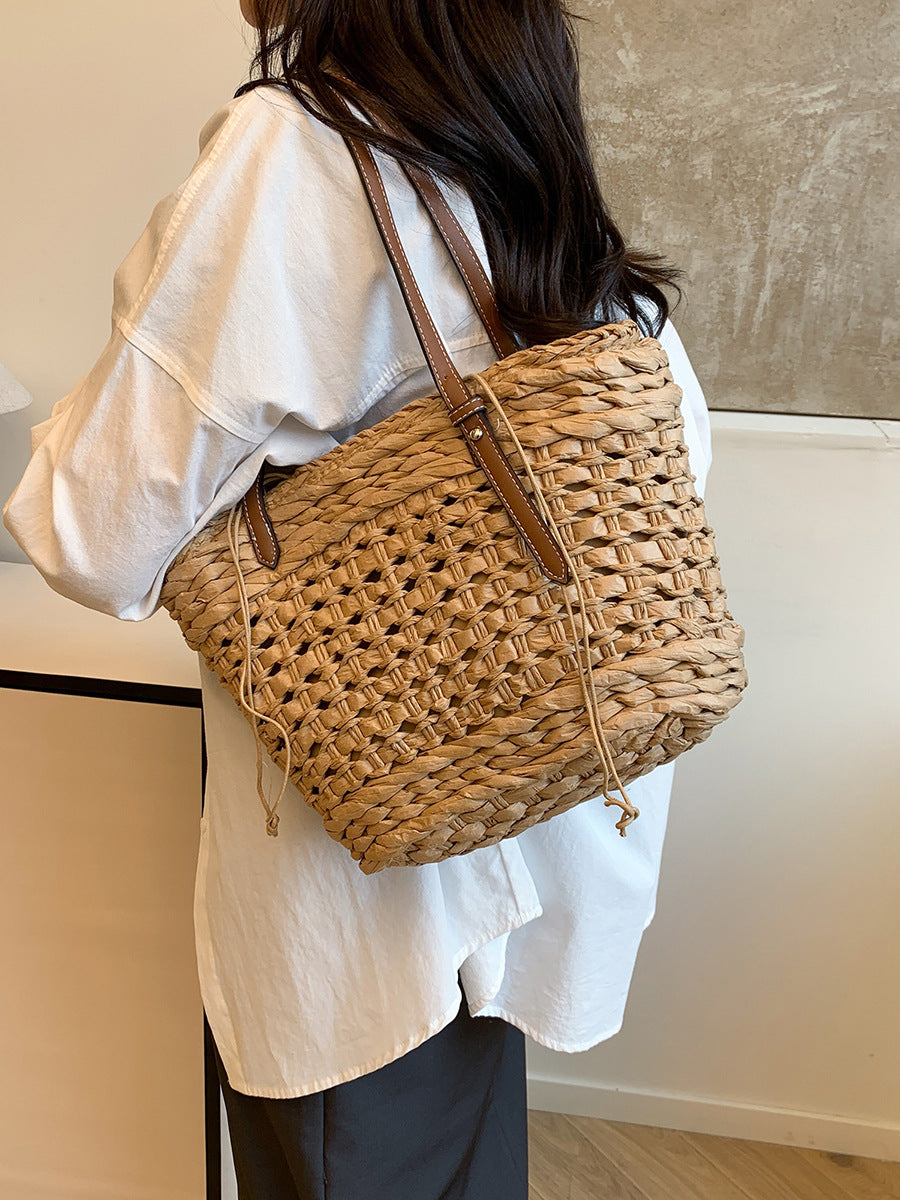 Women's Straw Woven Hand-woven Artistic Style Portable Seaside Vacation Tote Bag