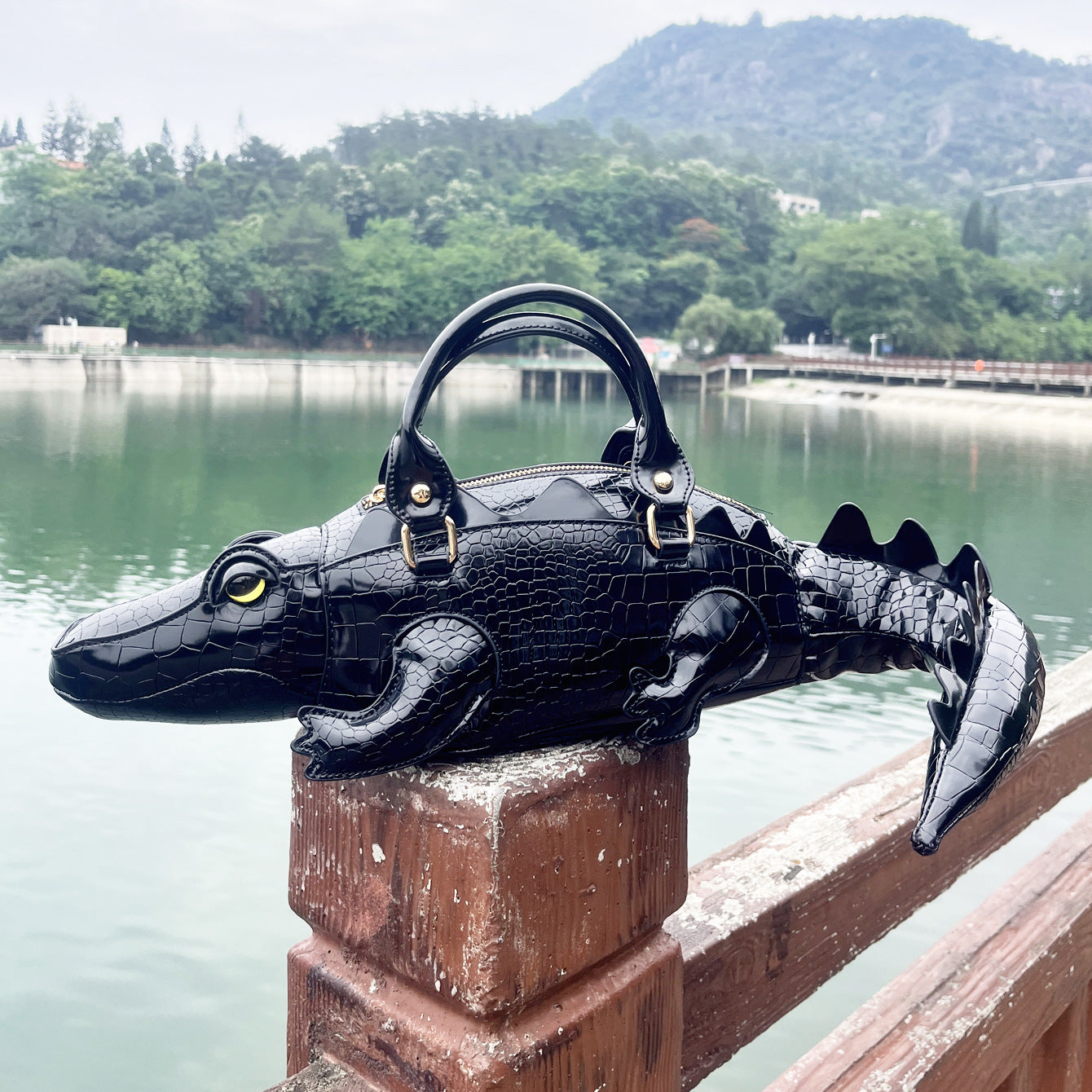 Women's Crocodile Design Creative Personality Punk Bags