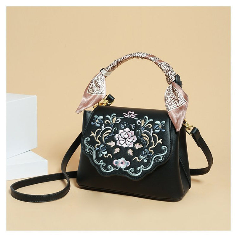 Pretty Women's High Sense Antique Embroidery Women's Handbag