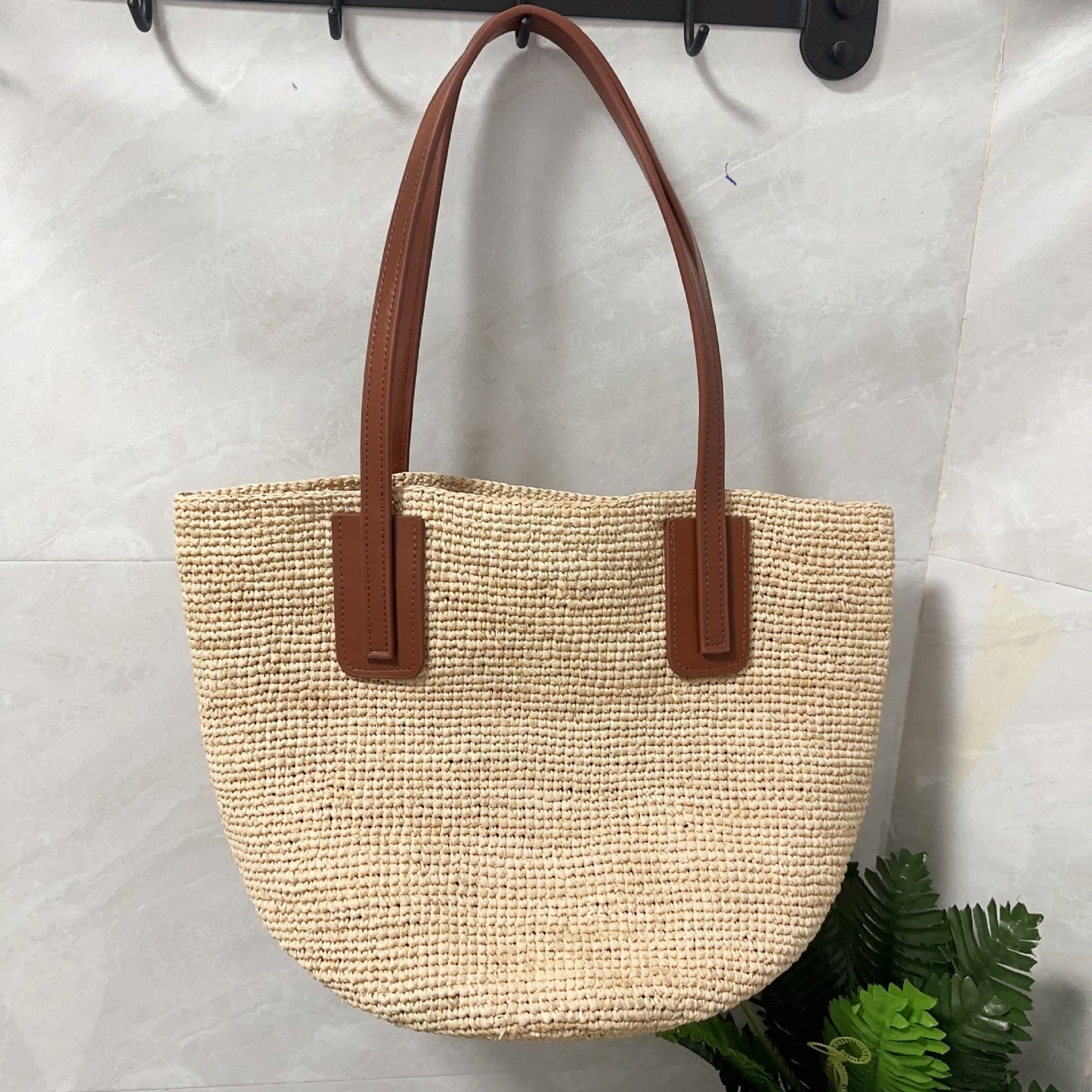Women's Leather Strap Raffia Woven Seaside Holiday Women's Shoulder Bag