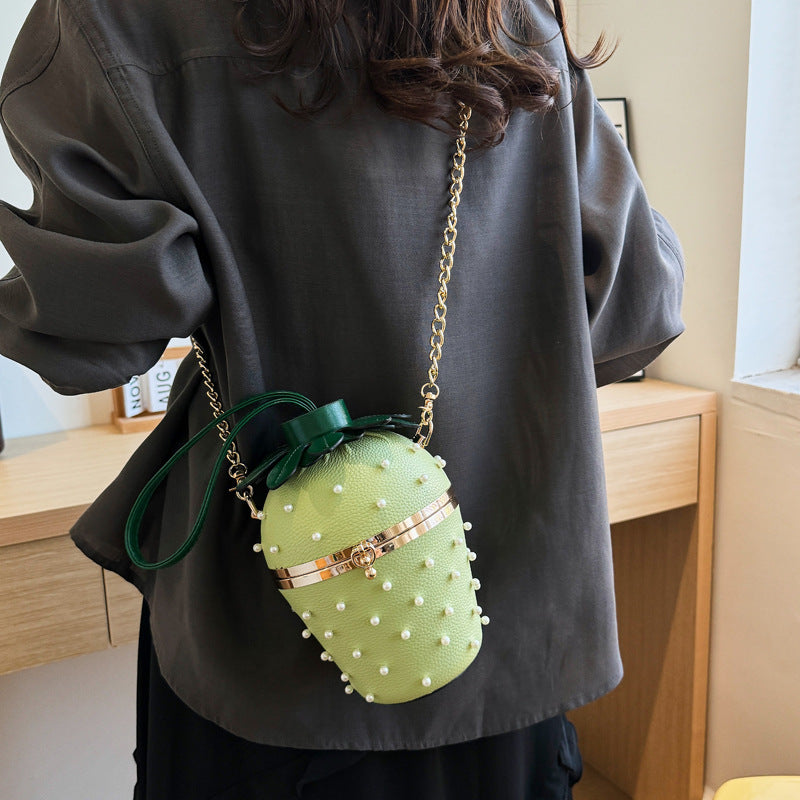 Women's Mori Fashion Rivet Personality Strawberry Shape Women's Messenger Bag