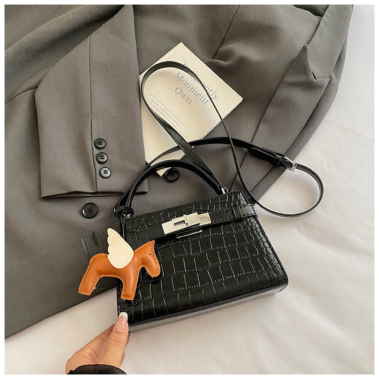 Women's Summer Simple Textured Western Style Niche Commuter Bags