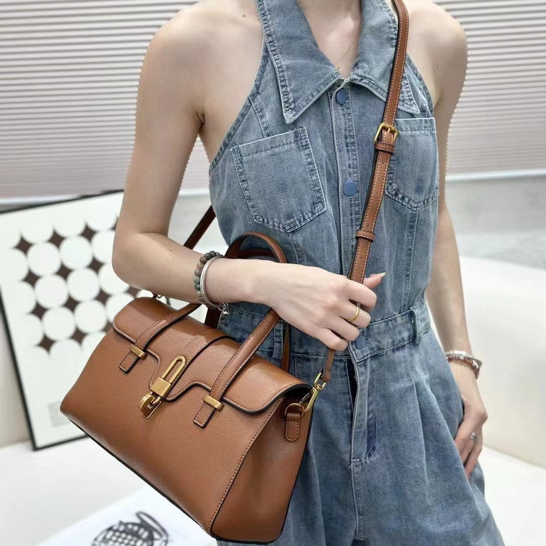 Women's Retro Textured Flap Commuter Large Capacity Bags