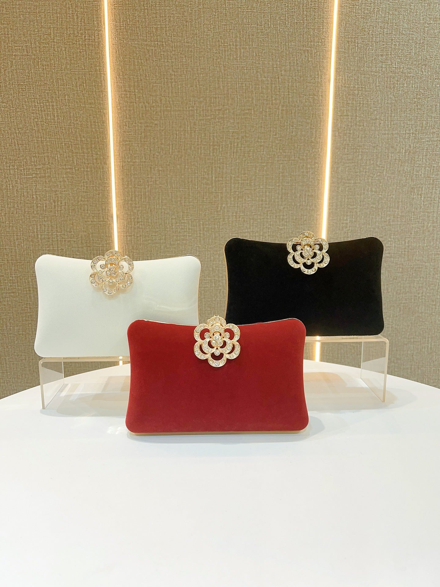 Women's Veet Diamonds Clutch Banquet Wedding Clothes Bags
