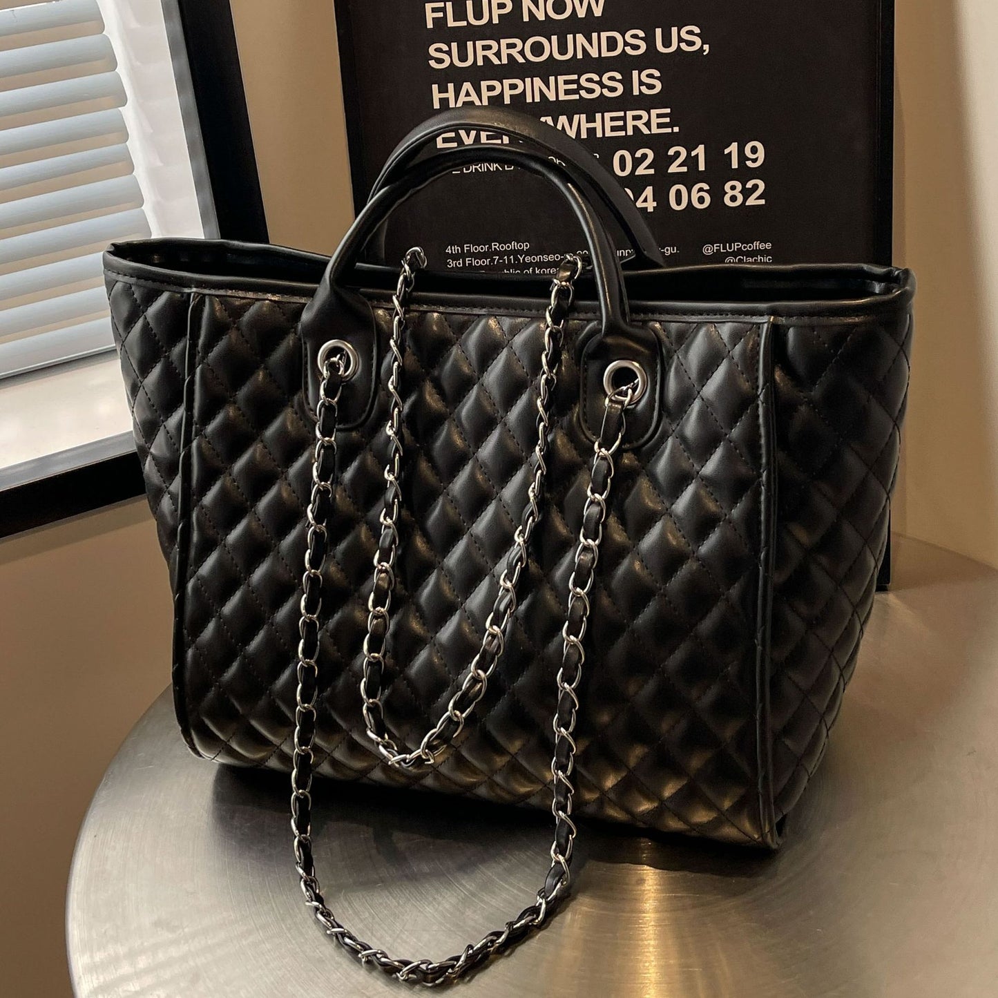 Women's Retro Diamond Pattern Chain Fashion Large Capacity Tote Bags