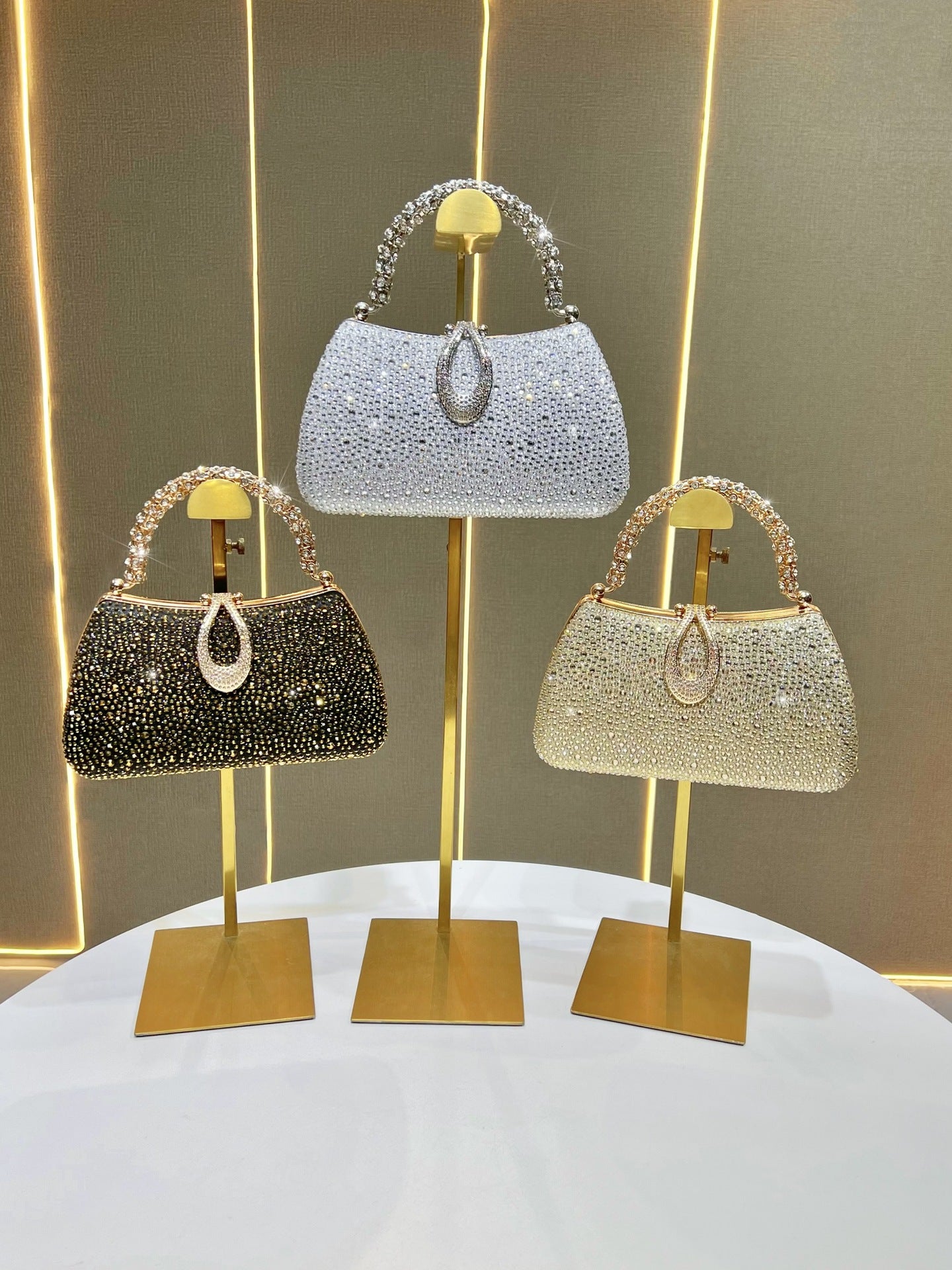 Attractive Fashionable Light Luxury Chain Dress Dinner Bag