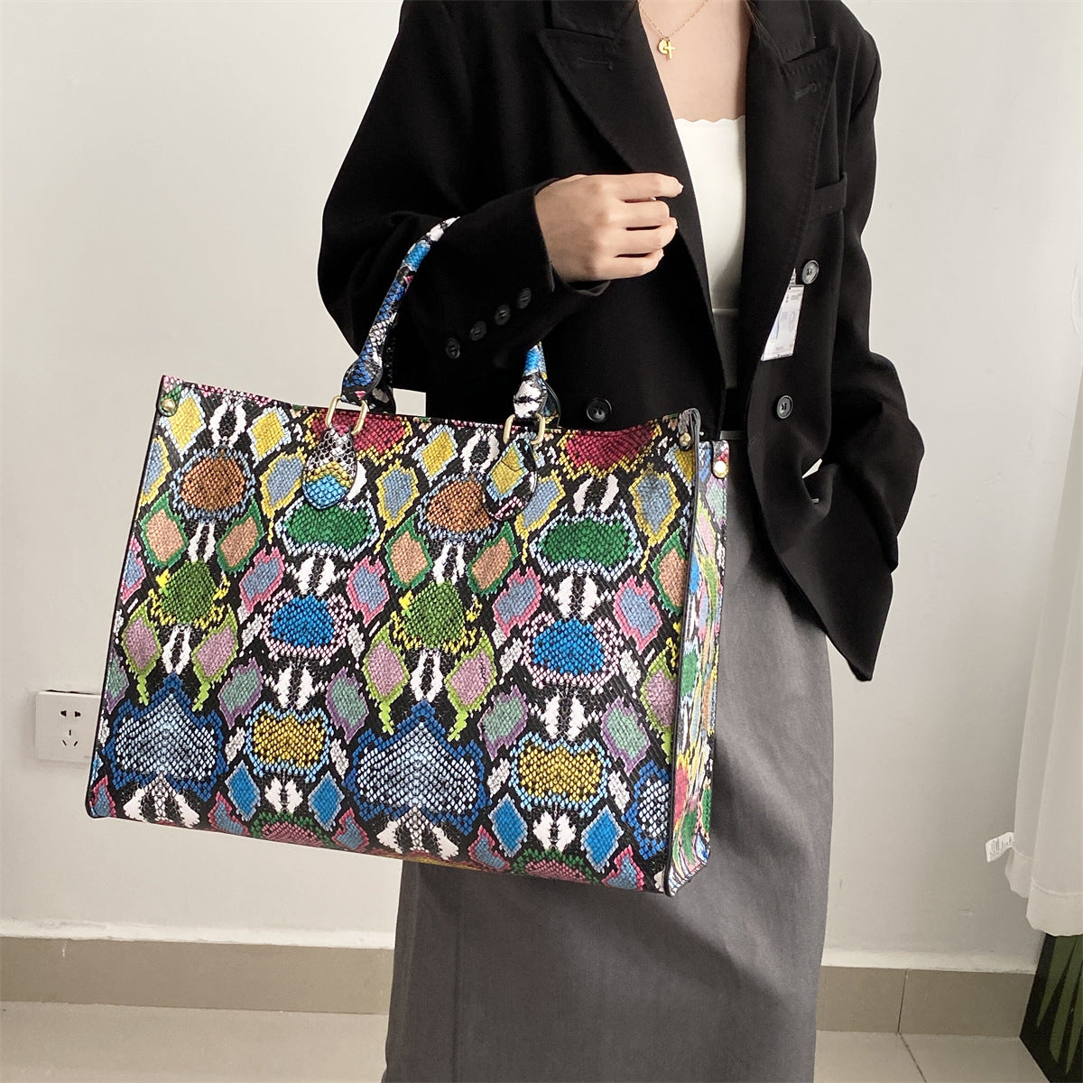 Women's Capacity Snake Pattern Commute Portable Outing Shopping Tote Bag