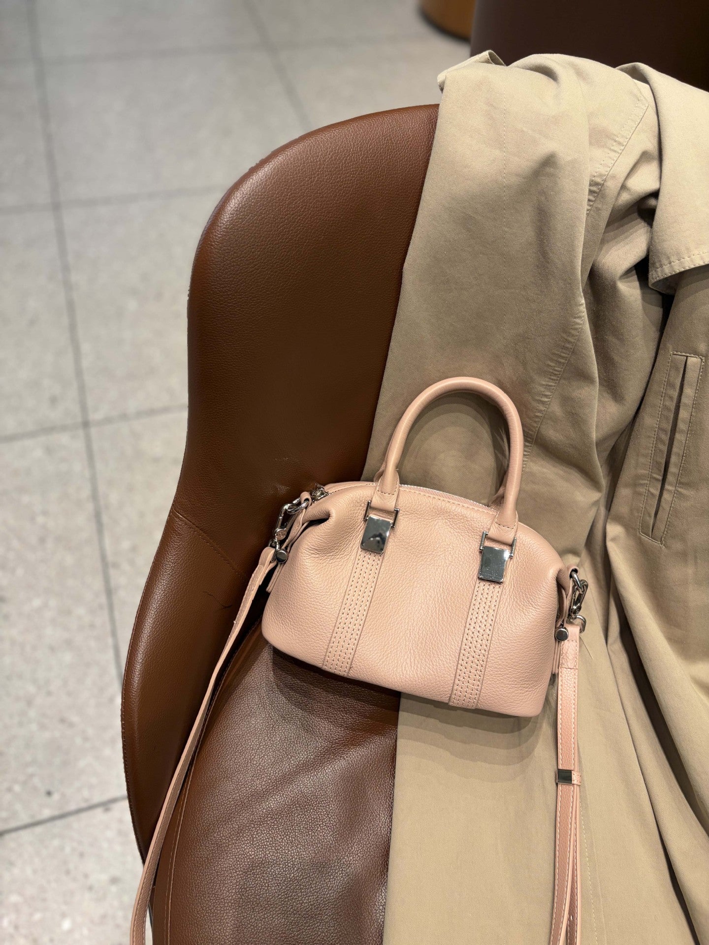 Women's Cowhide Natural Drop One Zipper Simple Underarm Shopping Bags