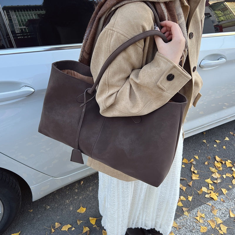 Women's Retro High-grade Fashion Commuter Underarm Simple Women's Shoulder Bag