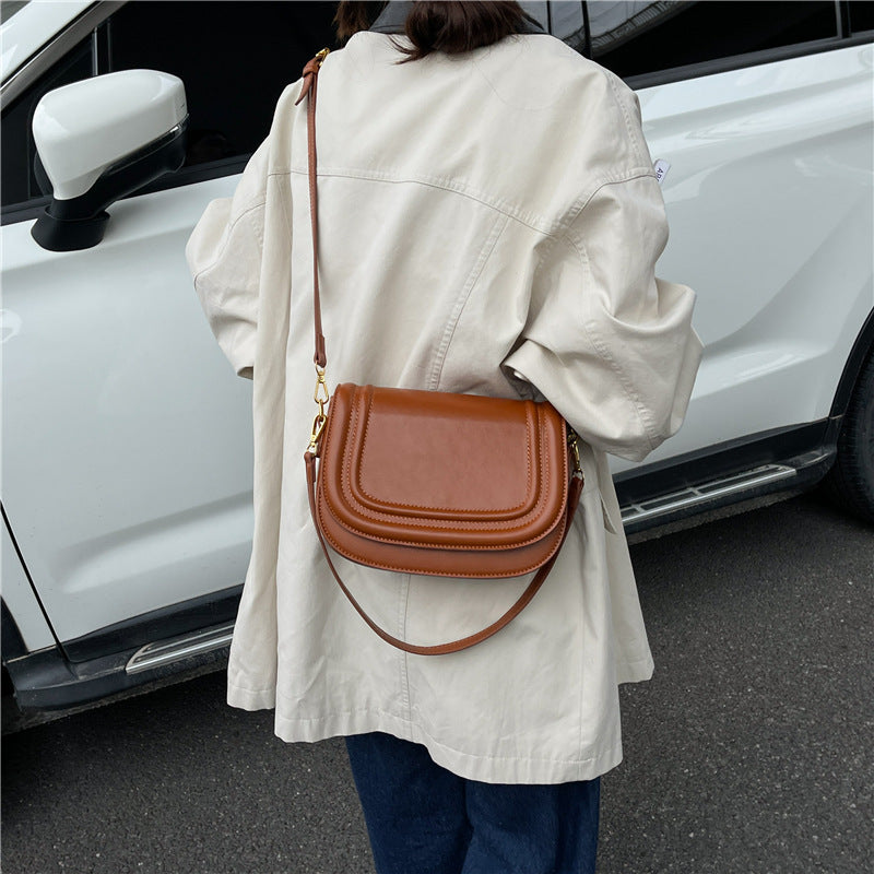 Women's High-grade Saddle Leisure Commute Flip Design Women's Messenger Bag