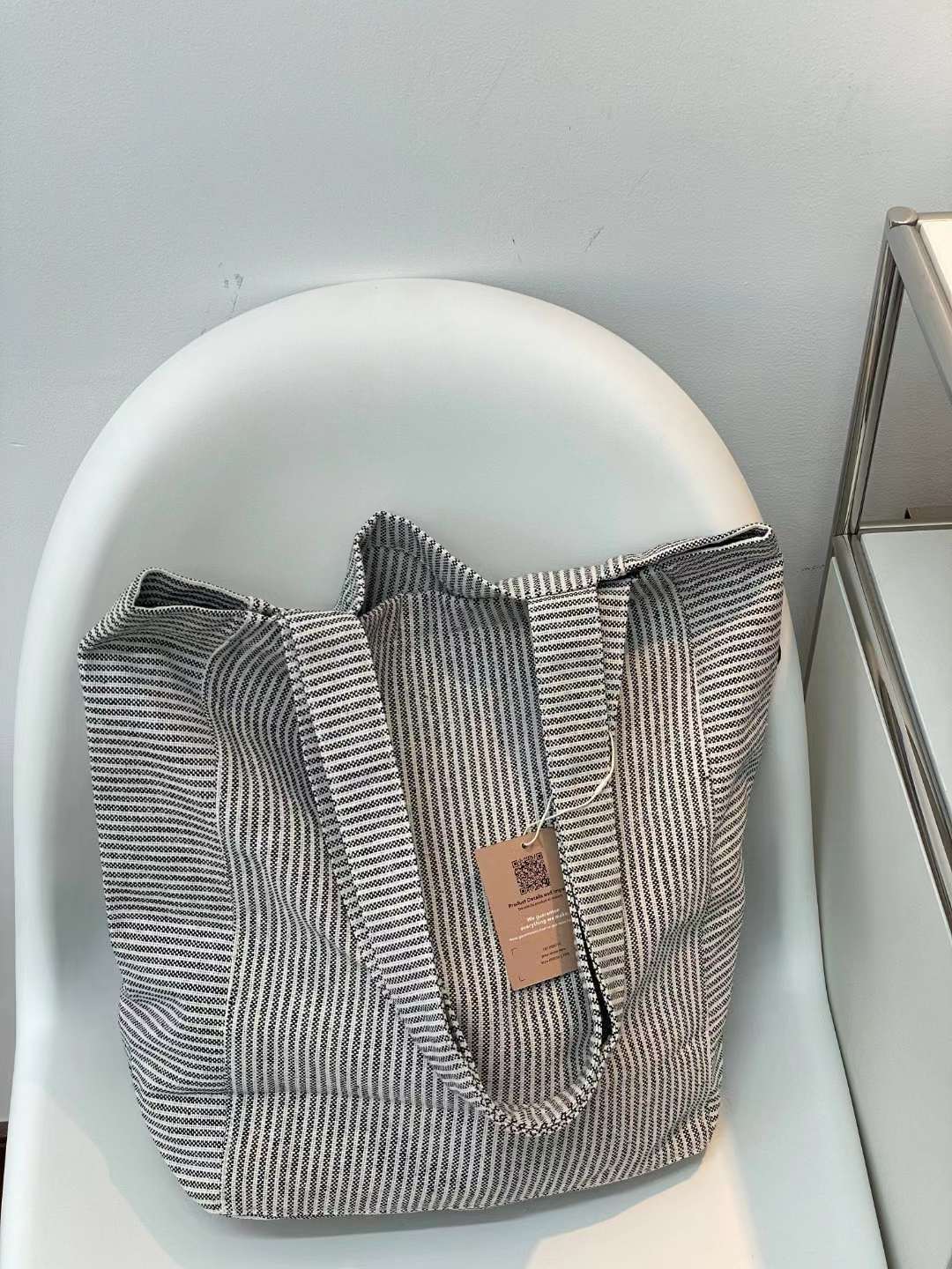 Classic Open Design Printed Striped Shopping Bags