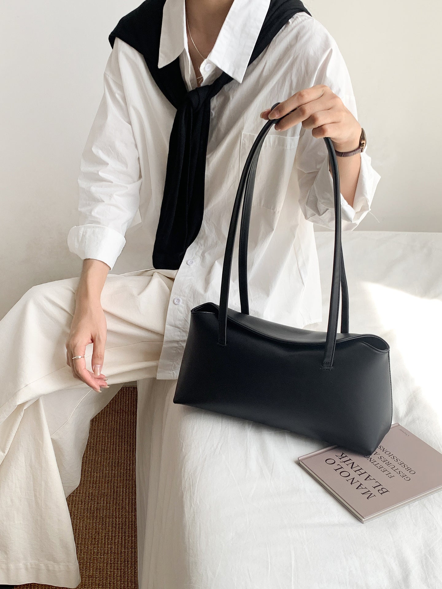Women's Simple Commute Fashion Niche Underarm High-grade Solid Color Women's Shoulder Bag
