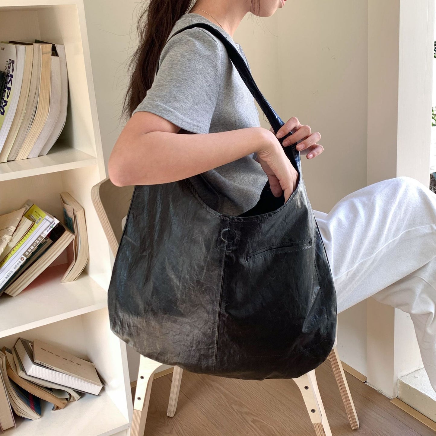 Women's Style Minimalist Idle Soft Oil Wax Leather Women's Shoulder Bag