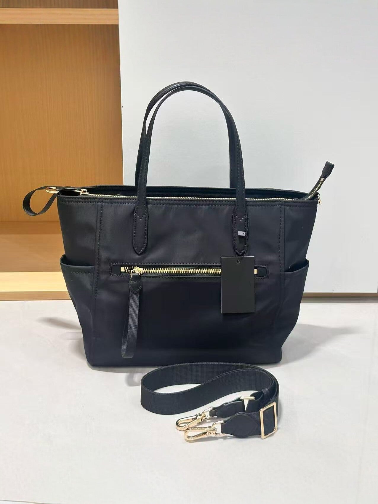 Women's Black Large Capacity Simple Commute Fashion Bags