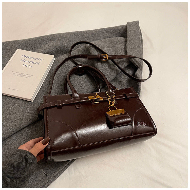 Women's Large Capacity Niche Stylish Good Texture Women's Messenger Bag