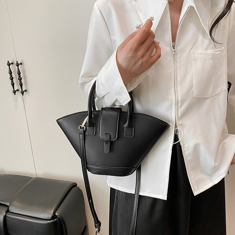 Large Capacity Versatile Retro Fan-shaped Design Women's Handbag
