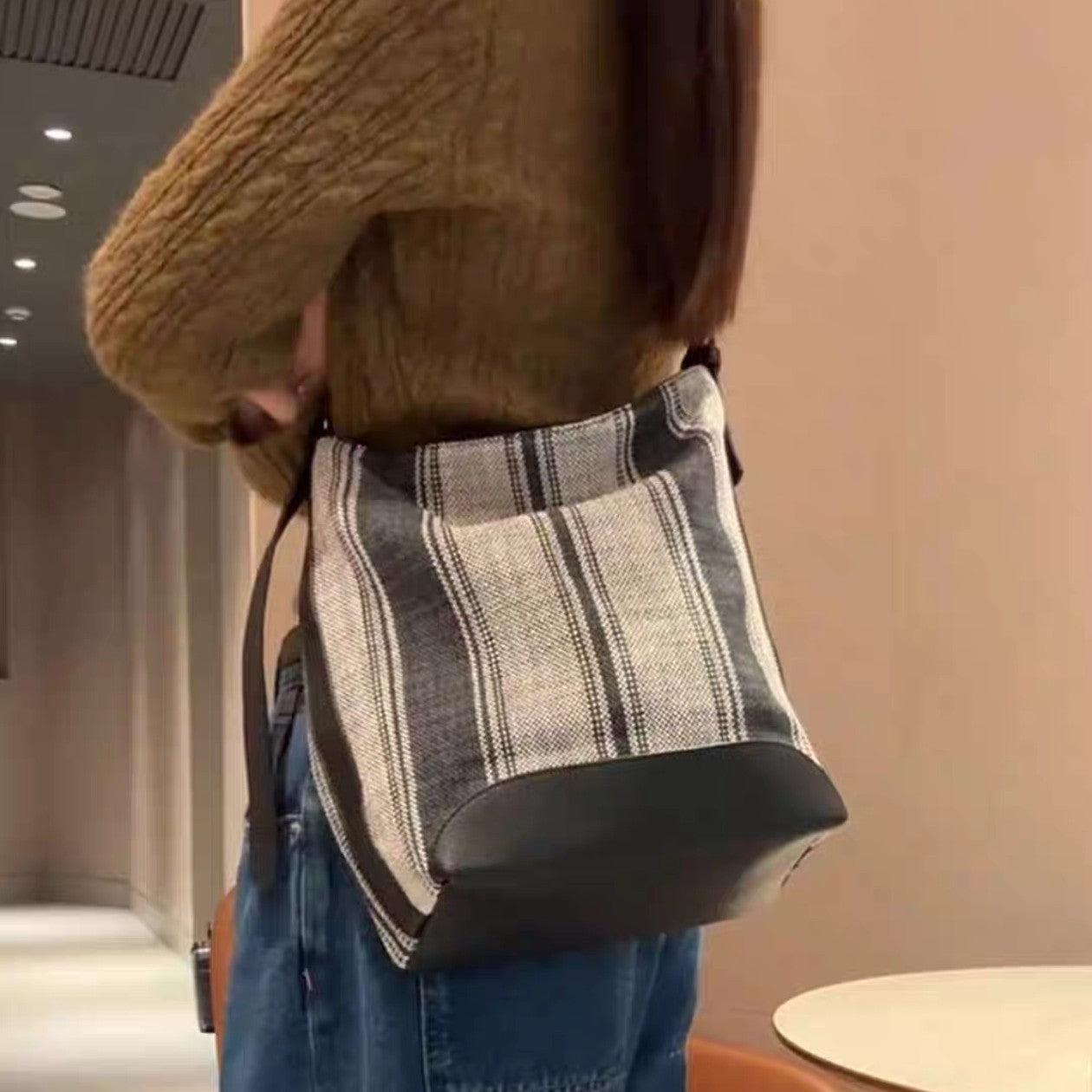High Sense Idle Style Vintage Stripe Women's Shoulder Bag