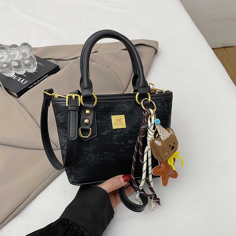Women's High Quality Fashion Pop Commuter Portable Women's Shoulder Bag