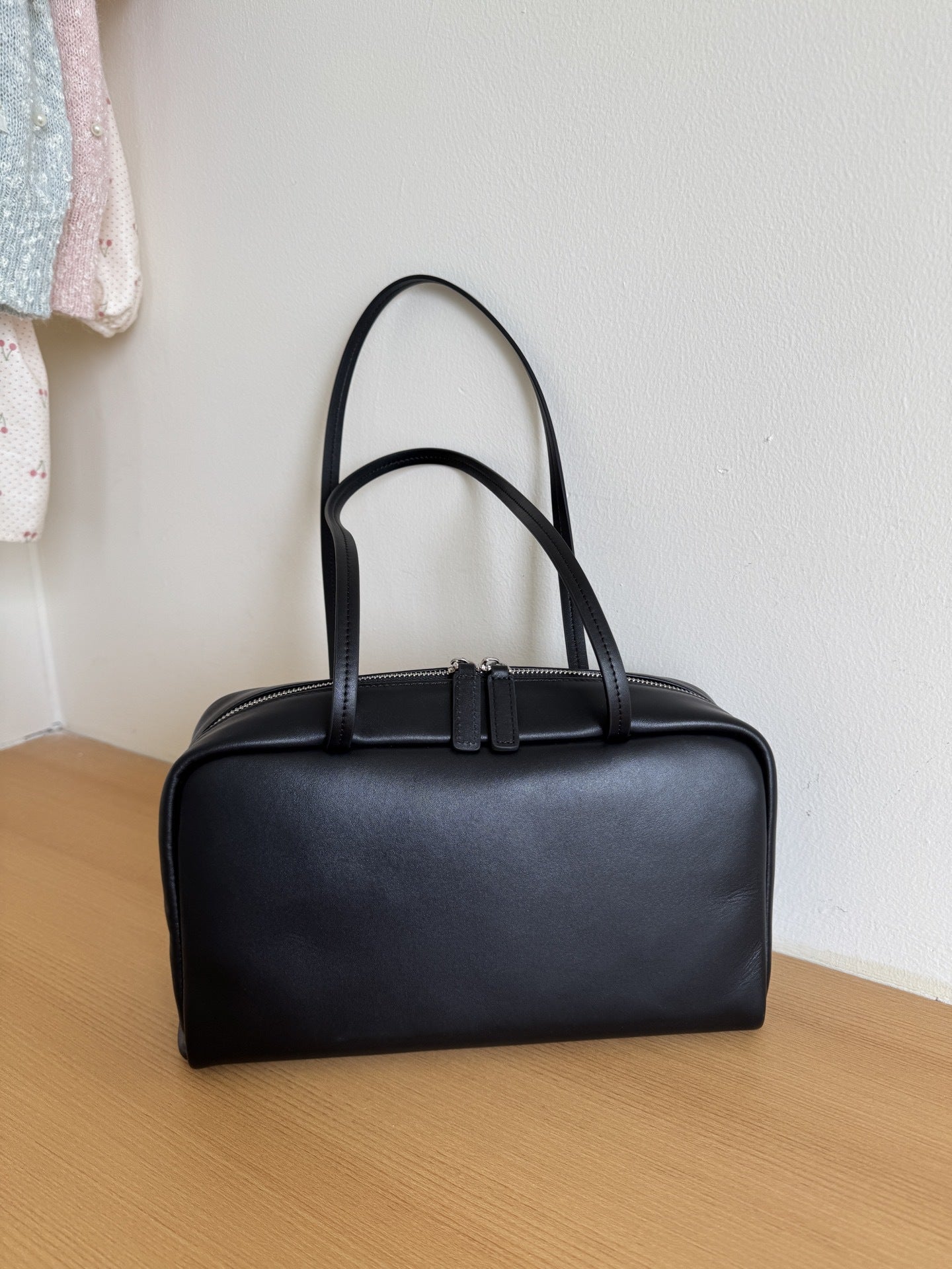 Simple Style Large Capacity Portable Bowling Sheepskin Women's Shoulder Bag