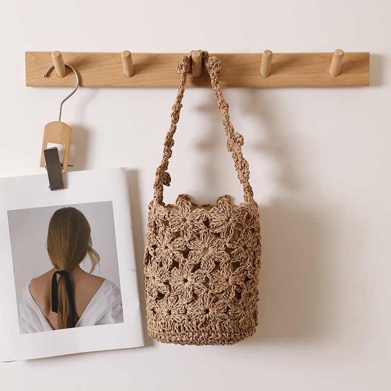 Women's Fashion Handmade Crocheted Flowers Straw Hollow Out Woven Seaside Vacation Bags