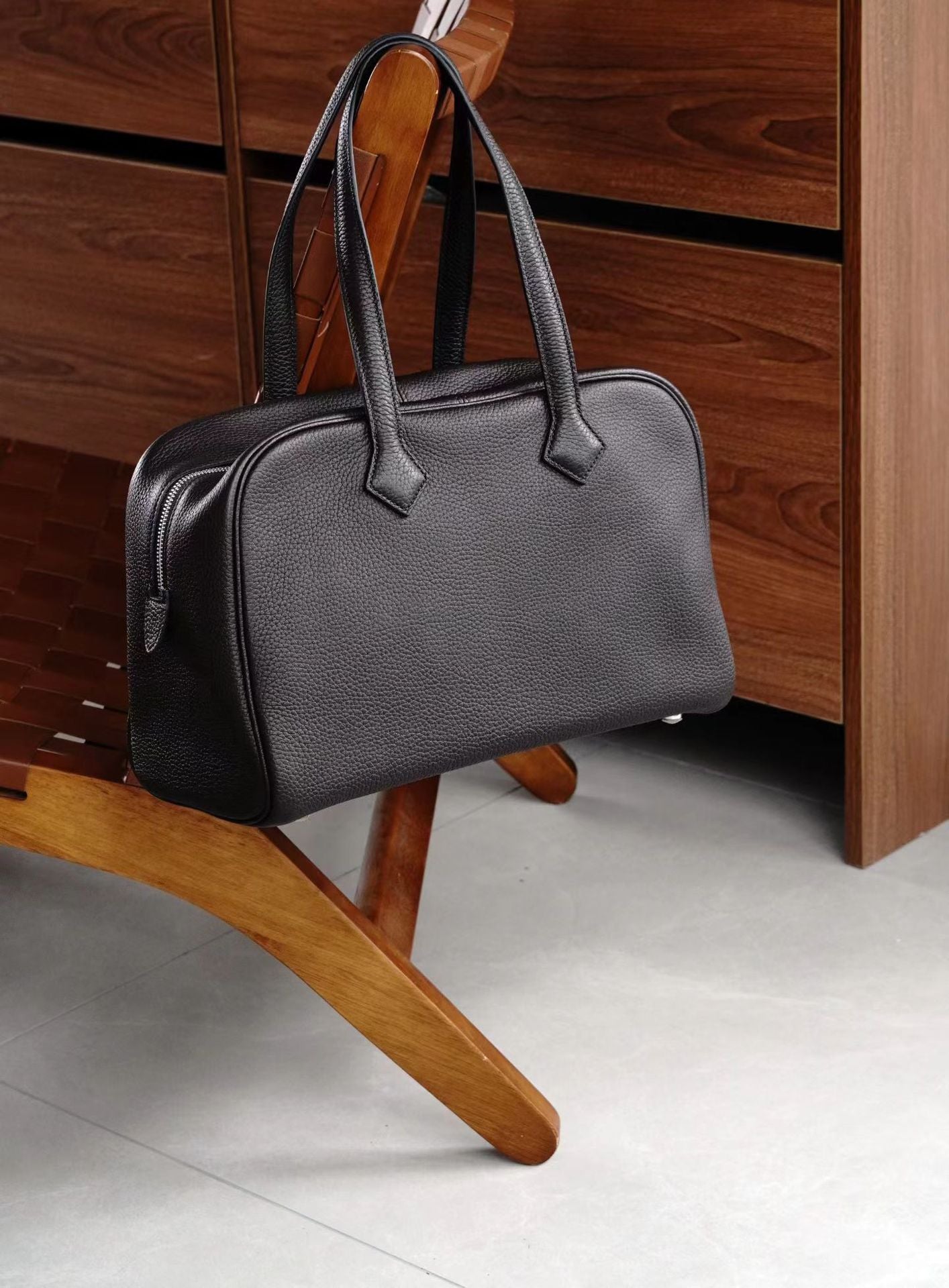 Women's Victoria First Layer Cowhide Large Capacity Versatile Commuter Women's Shoulder Bag