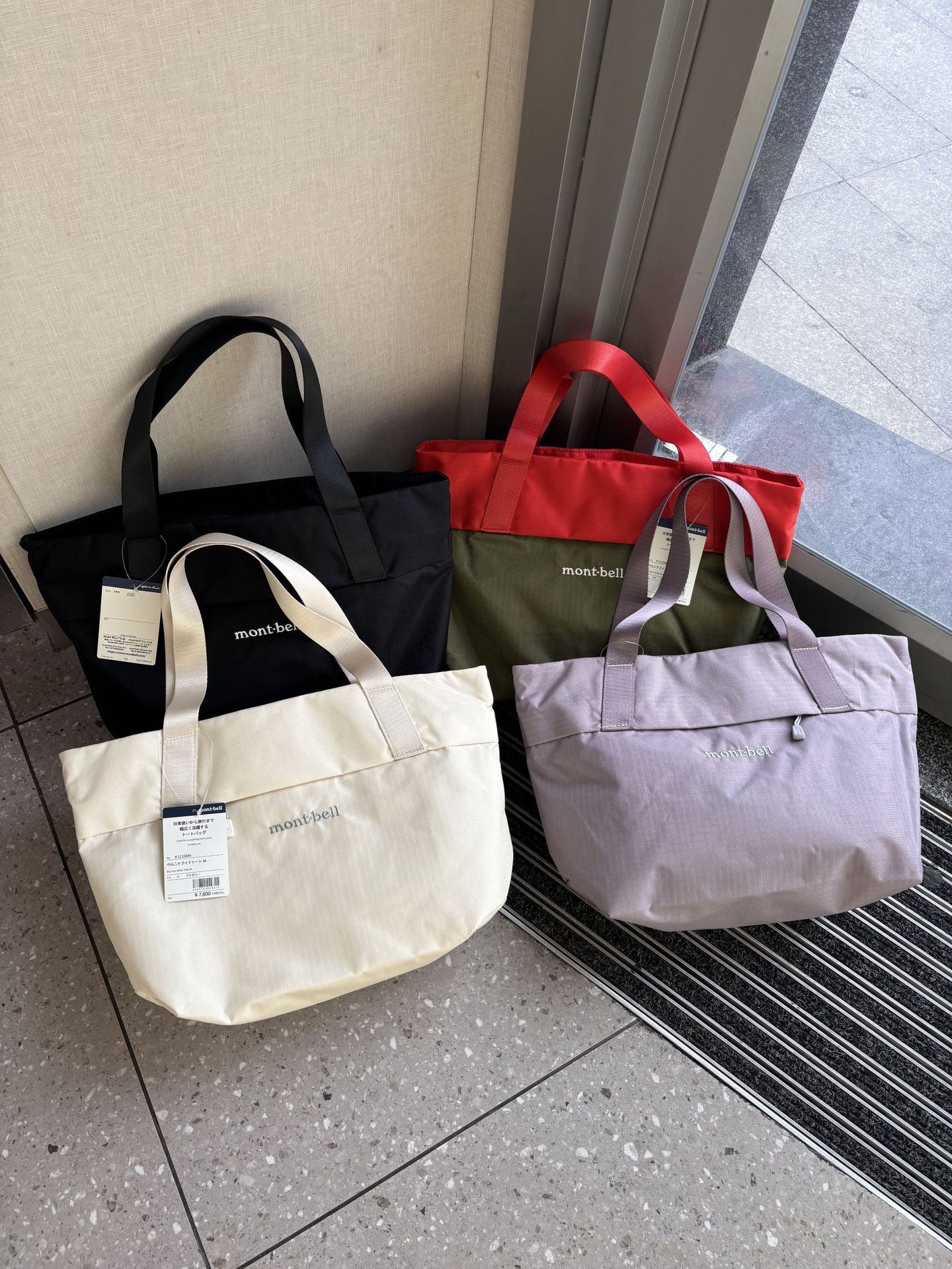 Women's & Men's Beautiful Waterproof Large Capacity Portable Commuter Women's Handbag