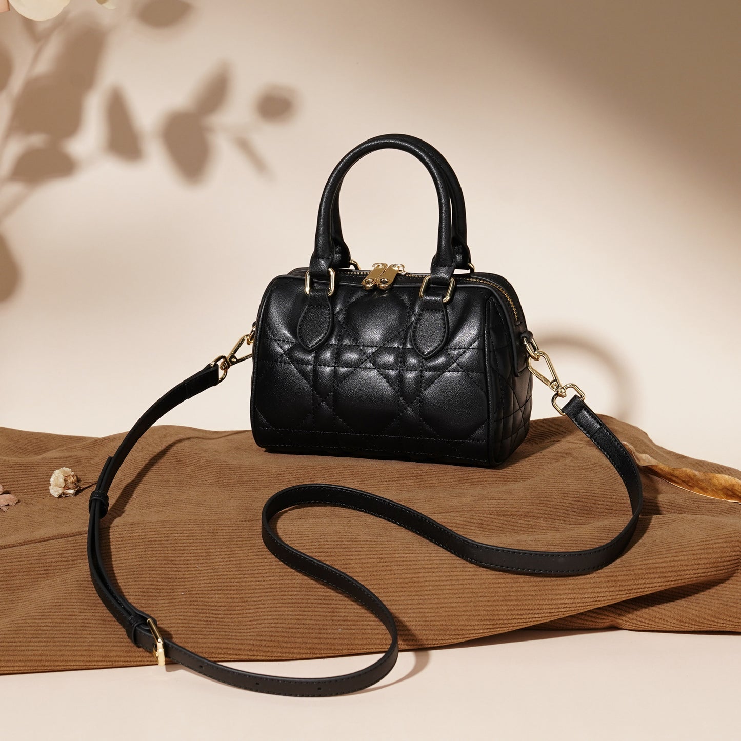 Women's Leather Embroidered Fashionable High-grade Rhombic Portable Women's Handbag