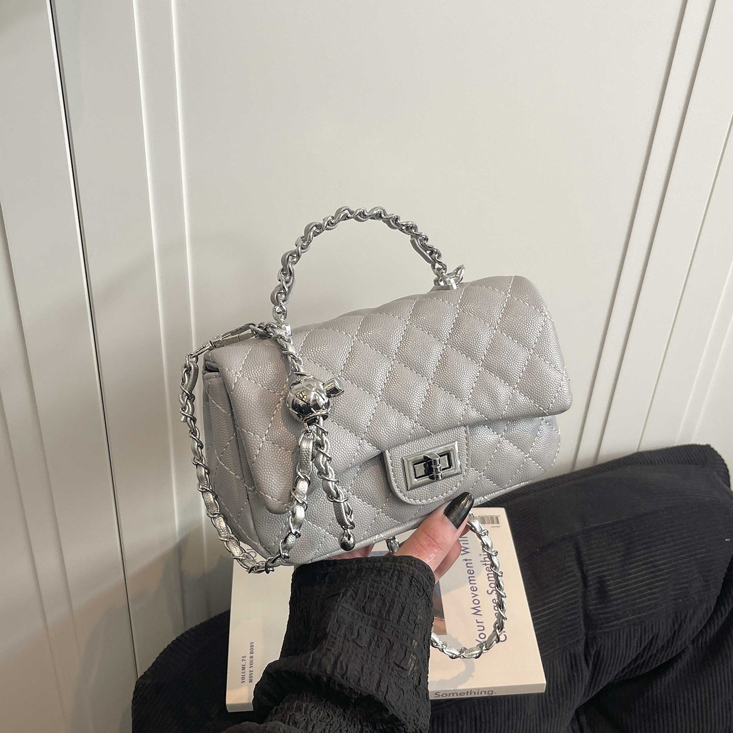Women's Fashion Sier Hard Portable Diamond Pattern Light Luxury Small Square Bag