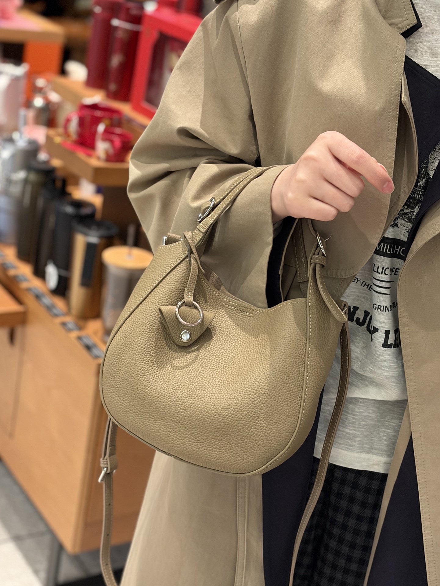 Women's Layer Cowhide Vegetable Basket Design High-grade Genuine Leather Women's Messenger Bag