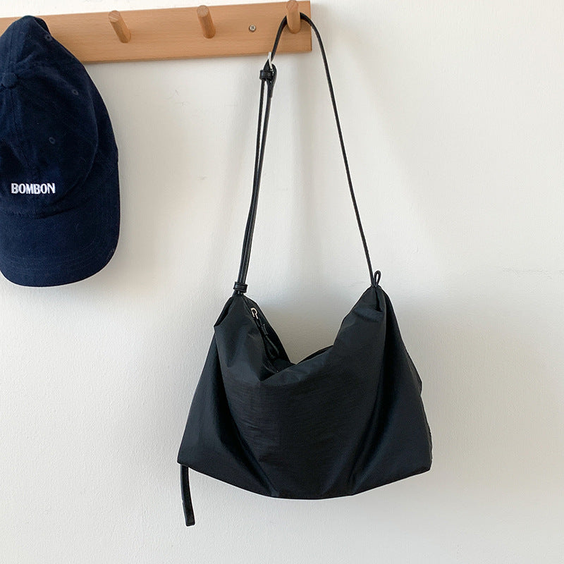 Women's Korean Style Simple Lightweight Nylon Versatile Personality Large Capacity Women's Messenger Bag
