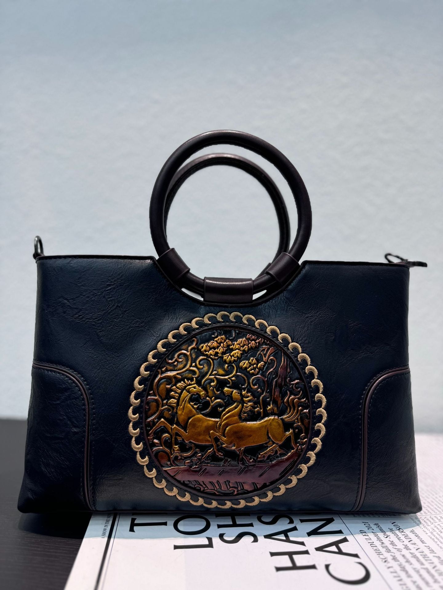 Women's Style National Texture Large Capacity Embossed Women's Shoulder Bag