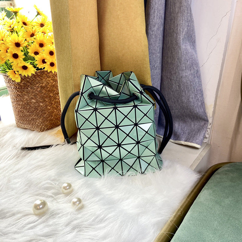 Women's Drawstring Double Stitching Glossy Diamond Plaid Bags