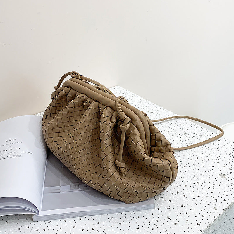 Women's Hand-woven Cloud Spring Fashion Trendy Clip Shoulder Bags